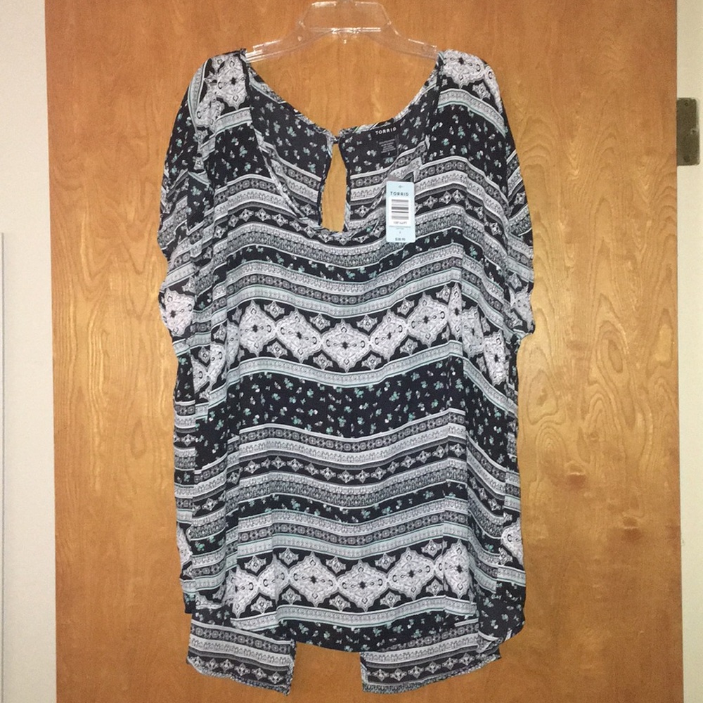 Torrid Size 2X Open Back Boho Short Sleeve Blouse